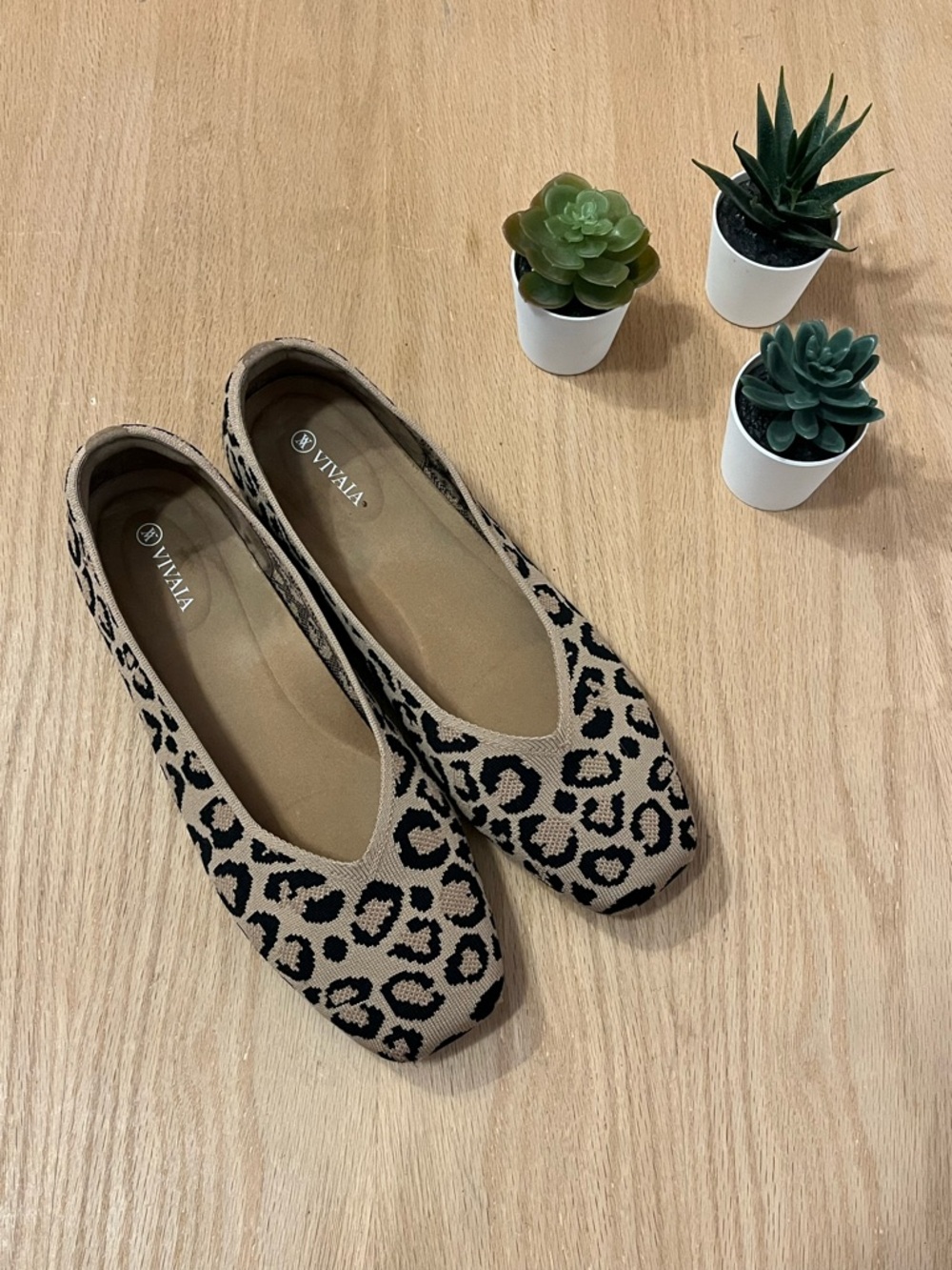 Vivaia Margot 2.0 Square Toe V-Cut Flats in a Leopard Print sz 11 Wide 43 EU - Picture 2 of 8
